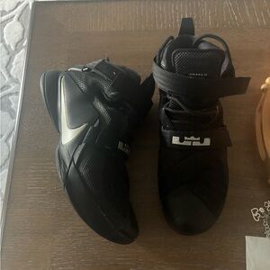 ❌sold❌ Nike LJ LeBron James Soldier 9 Blackout